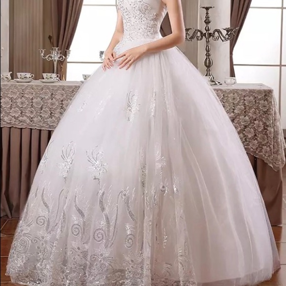 Cute wedding 👗 on a budget! 👰 🎩 💒